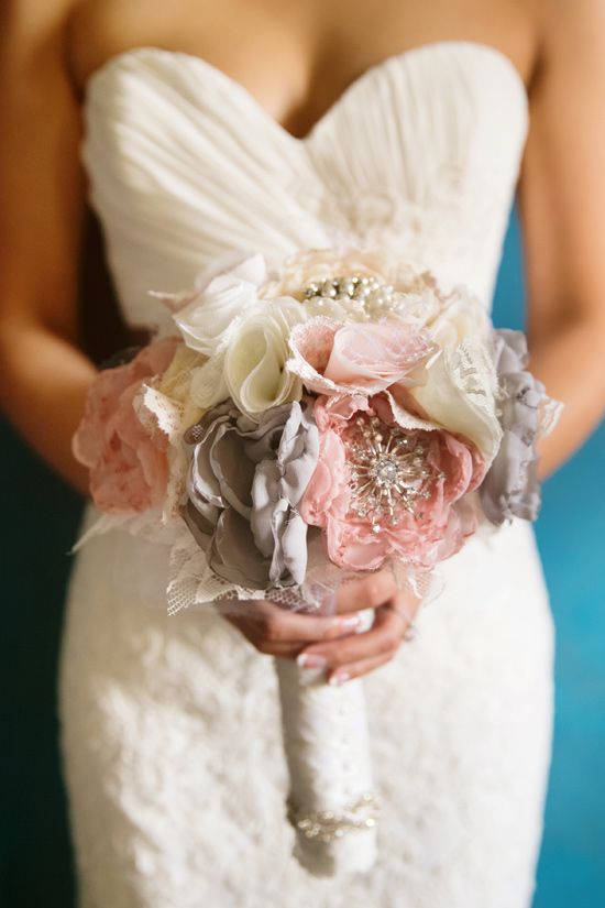 DIY Wedding Bouquet Ideas: Create Your Dream Bouquet on a Budget - Image 1